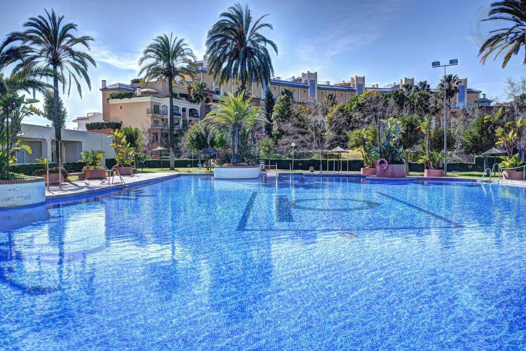 Frontal Sea View Apartment Benalbeach Benalmádena Dış mekan fotoğraf