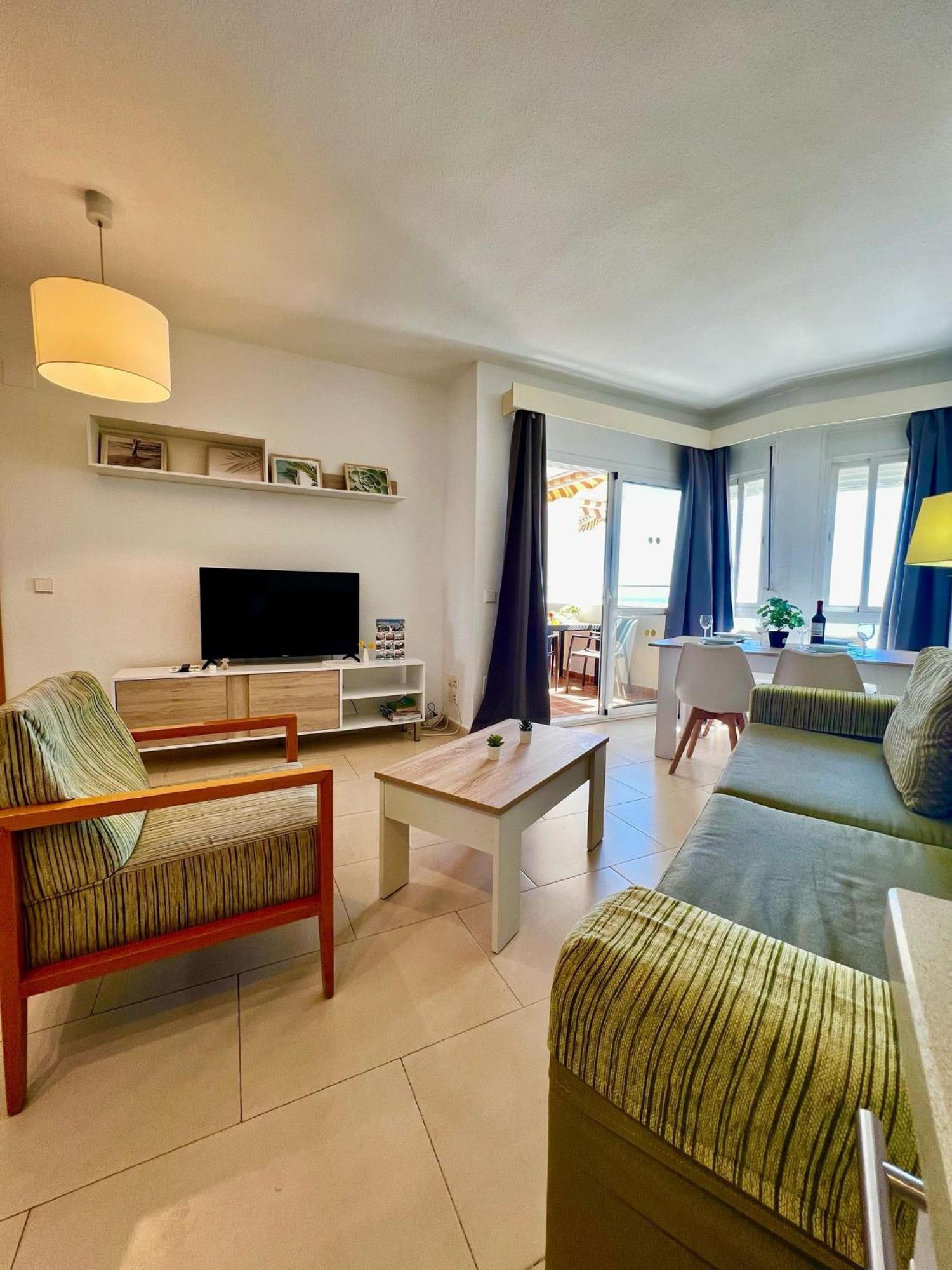 Frontal Sea View Apartment Benalbeach Benalmádena Dış mekan fotoğraf