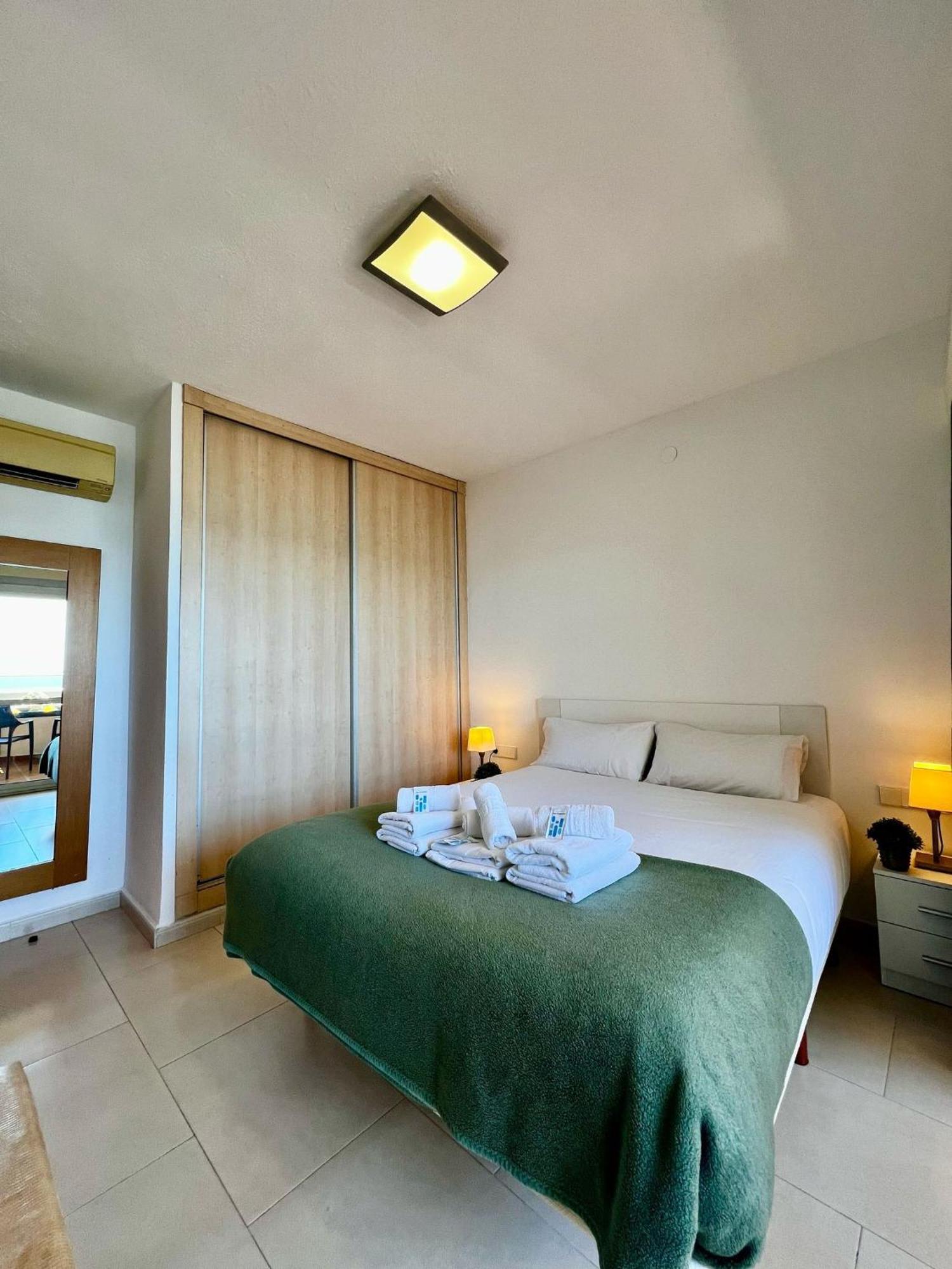 Frontal Sea View Apartment Benalbeach Benalmádena Dış mekan fotoğraf