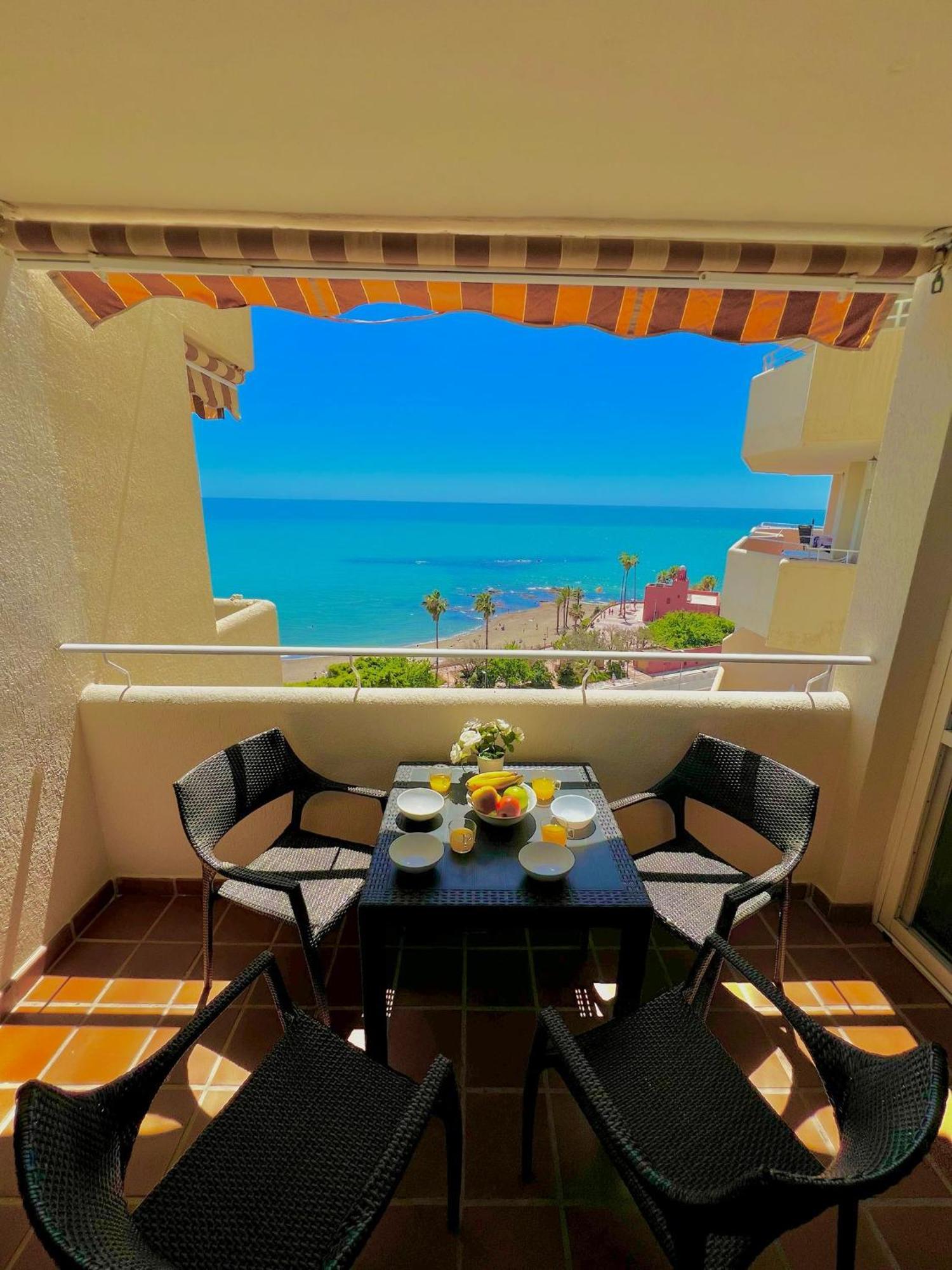 Frontal Sea View Apartment Benalbeach Benalmádena Dış mekan fotoğraf